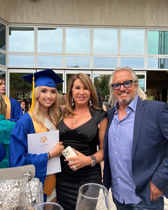 Shania Geiss hat ihr Abi! So feiern die Geissens den Schulabschluss