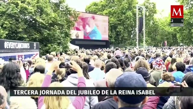 Familia real atiende homenajes para la reina Isabel II