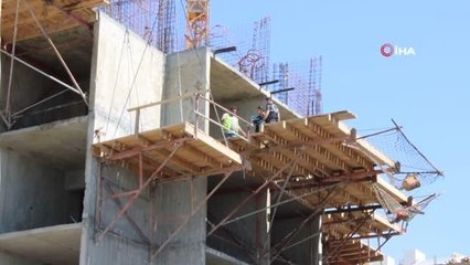 Kalıp ustası iskeleden düşerek hayatını kaybetti