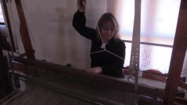 El dokuması Lefke bezinden yapılan ürünlere yurt dışından da sipariş geliyor