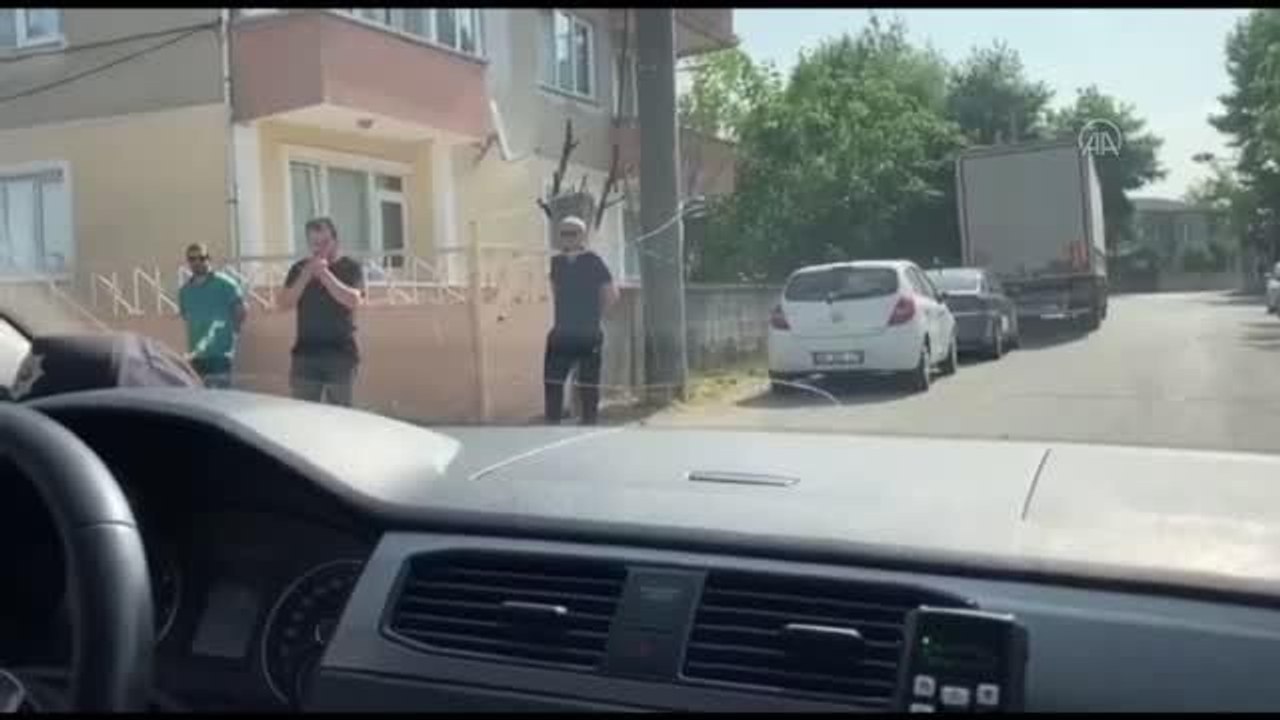 Kimliğini unutan görme engelli öğrenci polis yardımıyla sınava yetişti