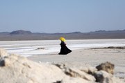 İran'daki tuz gölü küresel ısınma nedeniyle can çekişiyor