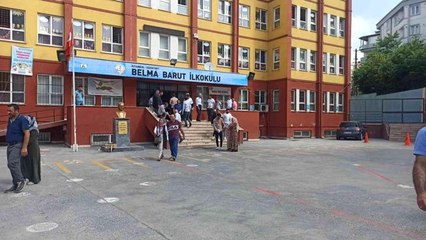 İstanbul'da 9 mahallede muhtarlık için ara seçim heyecanı! Adaylar sandıktan birinci çıkmak için kıyasıya yarıştı