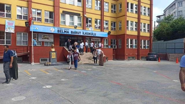 İstanbul'da 9 mahallede muhtarlık için ara seçim heyecanı! Adaylar sandıktan birinci çıkmak için kıyasıya yarıştı