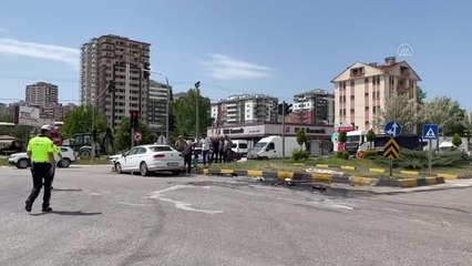 KASTAMONU - Ambulans ile otomobilin çarpıştığı kazada 6 kişi yaralandı