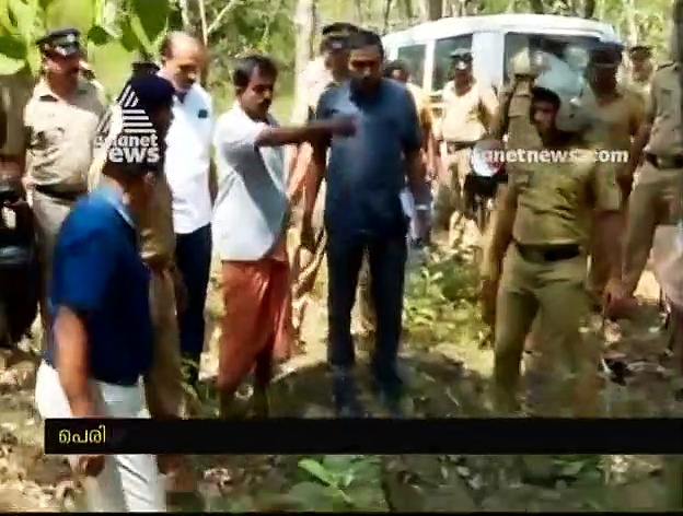 പെരിയ ഇരട്ടക്കൊലപാതകത്തിൽ തെളിവ് നശിപ്പിക്കാൻ കൂട്ടുനിന്ന സിപിഎം നേതാവിനെ ചോദ്യംചെയ്യാതെ അന്വേഷണസംഘം