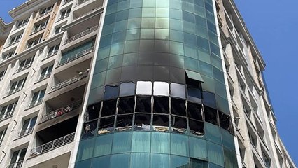 Esenyurt'ta yangın çıkan rezidansta mahsur kalan 15 kişi kurtarıldı