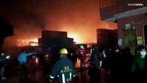 مصرع 49 شخصا على الأقل وإصابة المئات في حريق اندلع في مخزن للحاويات في بنغلادش