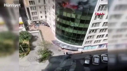 Esenyurt'ta rezidansta korkutan yangın