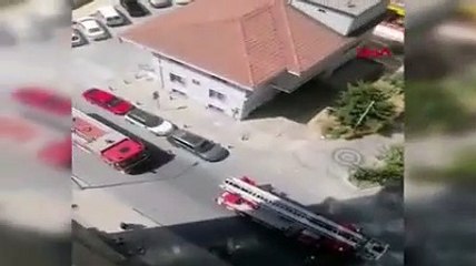 Esenyurt'ta rezidansta korkutan yangın