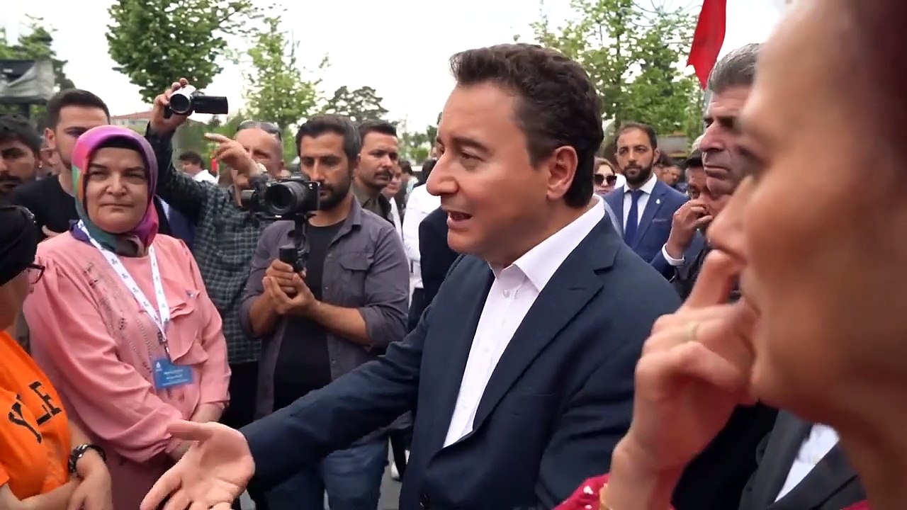 Ali Babacan ile vatandaş arasında 'hortum' diyaloğu: Havuzun deliklerini kapatmazsak olmaz
