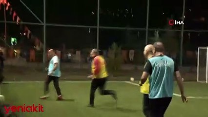 Bakanları hiç böyle görmediniz! Birbirleriyle atışıp şakalaştılar