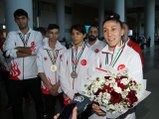 Dünya şampiyonu Muaythai Milli Takımı yurda döndü