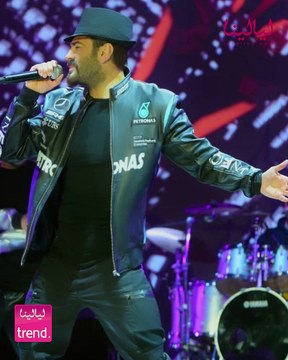 ليالينا ترند-تامر حسني يظهرُ برفقةِ بناتِه على المسرحِ وينادي على بسمة بوسيل فين أمهم