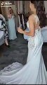 Mujer celebra su boda con una figura de cartón porque su esposo no se presentó
