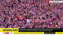 Londres : Apparition surprise de la Reine au balcon de Buckingham Palace pour le dernier jour de fête de son jubilé !