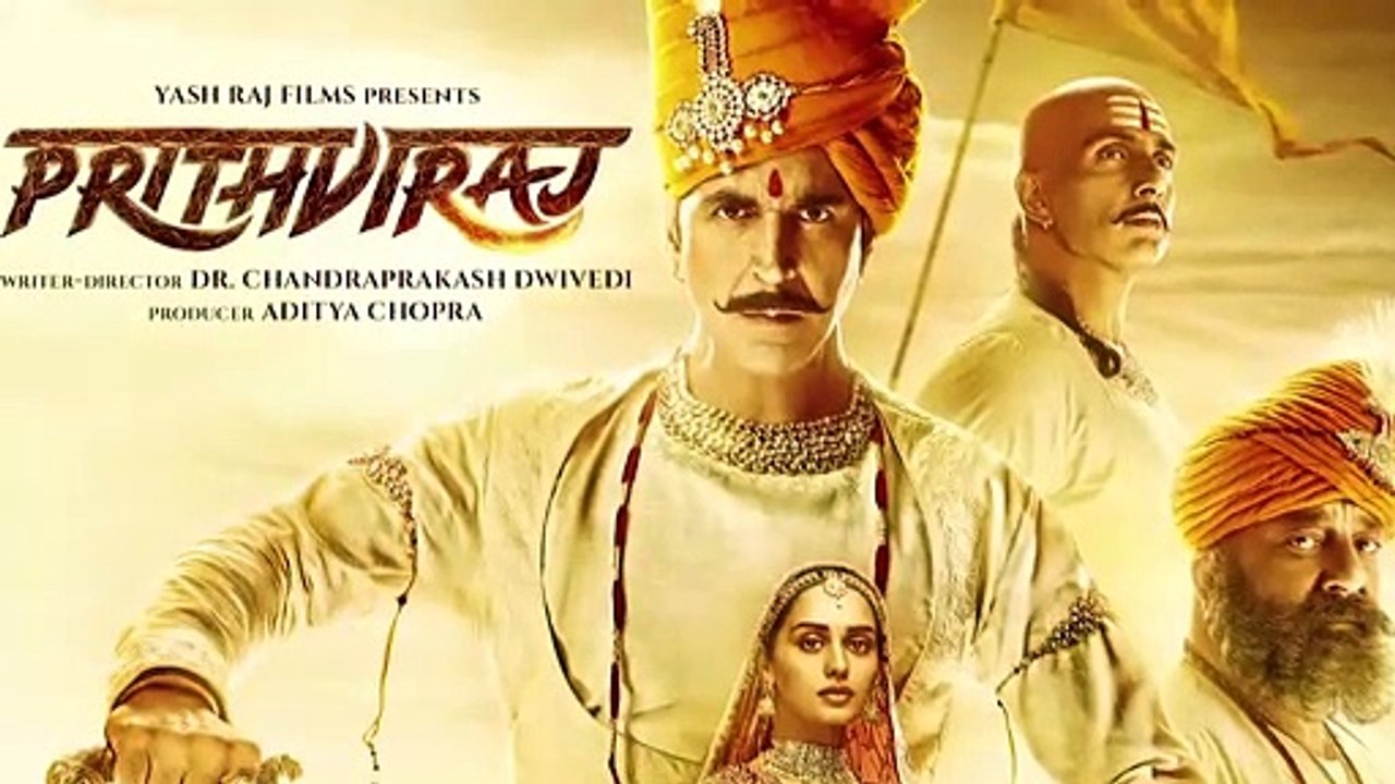 Samrat Prithviraj के किरदार में नहीं जमें Akshay Kumar, ग्राफिक्स के दम पर फिल्म को चलाने की कोशिश