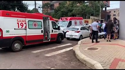 Homem passa mal no meio da rua e precisa ser socorrido pelo Samu