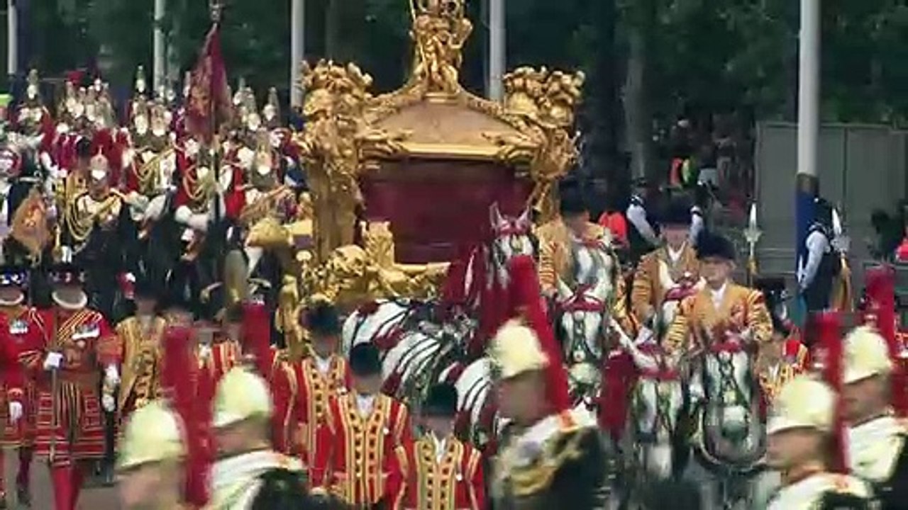 Royals watch on as Platinum Jubilee Pageant fil...