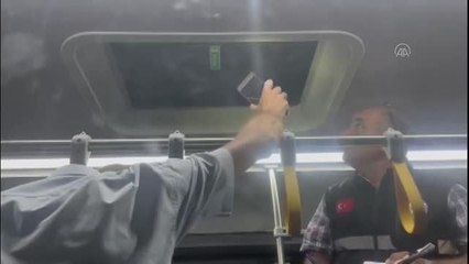 Tavanına "yorgun mermi" isabet eden belediye otobüsü boşaltıldı