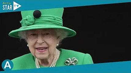 Elizabeth II : toute de verte vêtue, la Reine fait une dernière apparition pour son Jubilé entourée