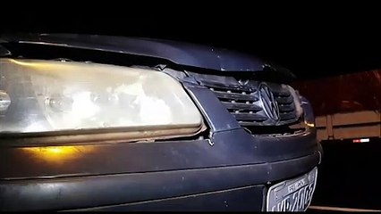 Veículo Gol, encontrado no Riviera é levado para a delegacia de Polícia Civil