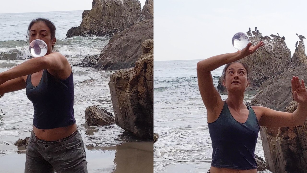 'Contact juggler puts on a mesmerizing performance at the beach '