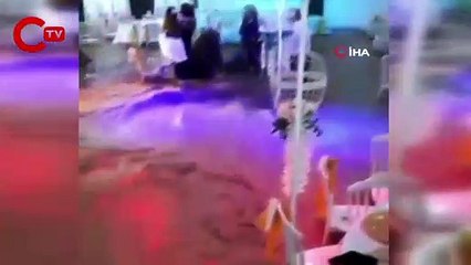 Sele düğünde yakalandılar, masaların üzerine çıkarak kurtuldular