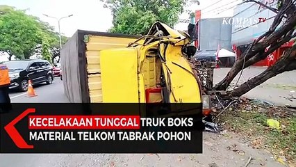 Download Video: Kecelakaan Tunggal Truk Boks Material Telkom Tabrak Pohon