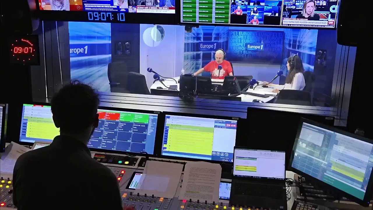 Le nouveau jury de Mask Singer démasqué, les adieux de Laurent Ruquier aux samedis soir de France 2 et deux journalistes blessés en Ukraine