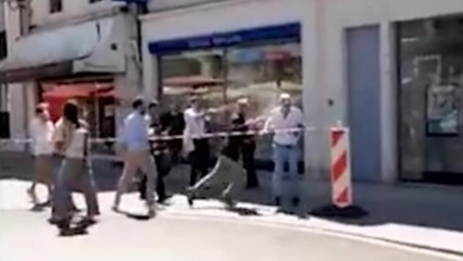 Jean-Michel Blanquer insulté et aspergé de mousse blanche sur un marché