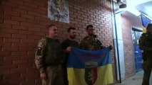 Zelenski visita a las tropas ucranianas que luchan en Lugansk y Donetsk