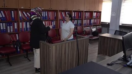 Adliyede işitme engellilerin derdine "tercüman" oluyor