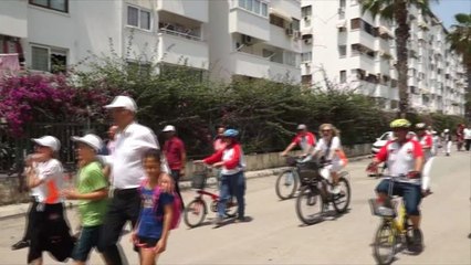 Mezitli Belediyesi'nden Çevre Gününde Sahil Temizliği ve Kompost Dağıtımı