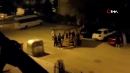 Gece yarısı 10 kişinin götürdüğü çardak merak konusu oldu