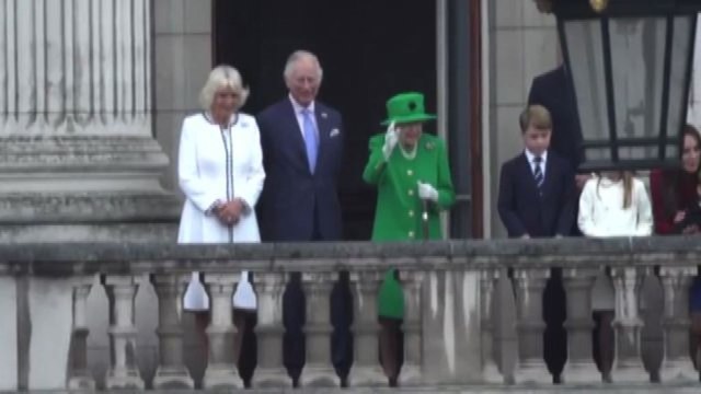 In migliaia a Londra per il Giubileo di Platino della Regina