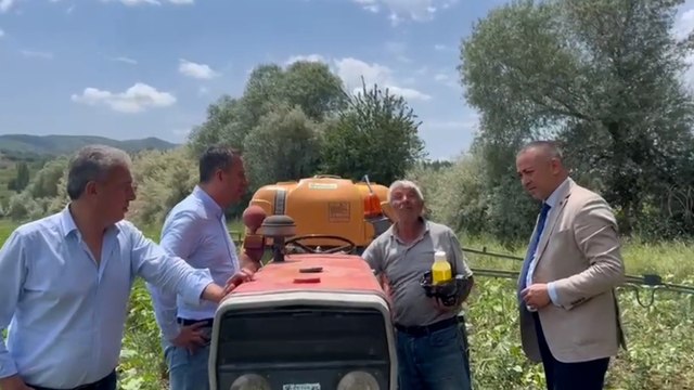 Çiftçi, akaryakıt fiyatlarına böyle isyan etti: Cumhurbaşkanı bugün bana bir milyon TL göndersin bu traktörü kendisine göndereceğim