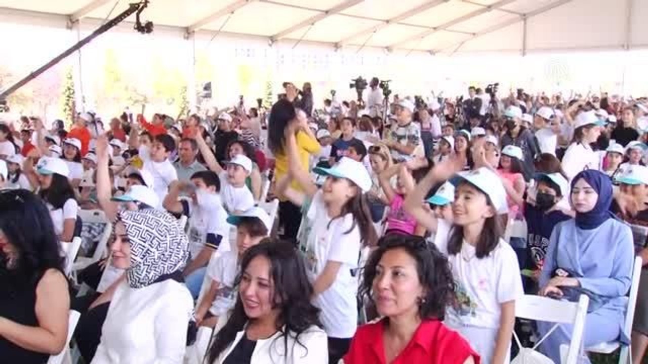 Çevre Şehircilik ve İklim Değişikliği Bakanı Kurum: "Güçlü yarınlara giden yol, çocuklara yapılan yatırımdan geçer"