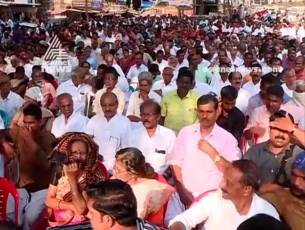 മിന്നൽപ്പിണറിൽ ചെന്താരകം മാഞ്ഞുപോകുമോ ?|  കവർ സ്റ്റോറി