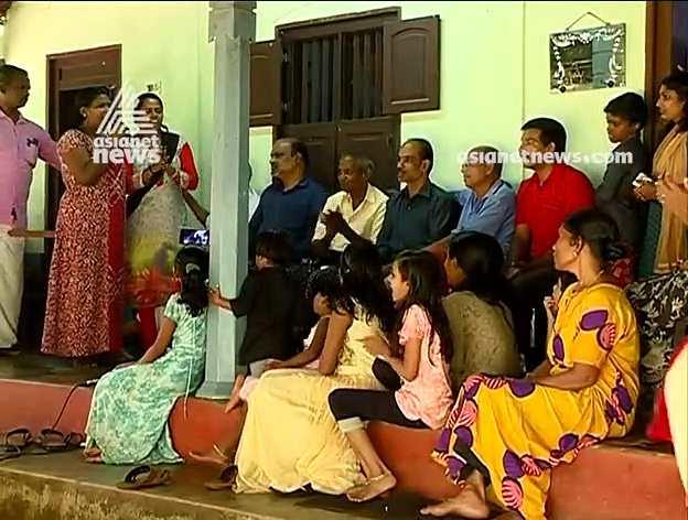 പ്രളയകാലത്ത് മോഹനന്റെ തറവാട്ടില്‍ ഒത്തൊരുമയുടെ കാലം; മഴക്കെടുതിയിലെ നന്മ മരങ്ങള്‍