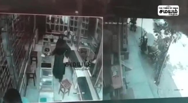 மதுரையில் திருட்டு; பிரபல நகை கடையில் 10 பவுன் சங்கிலி அபேஸ்!