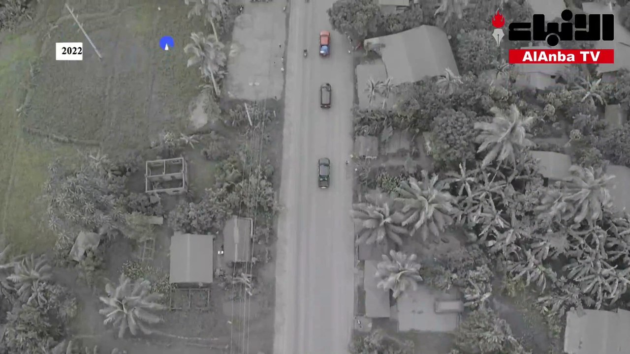 بلدات فيليبينية يكسوها الرماد بعد ثوران بركان مجاور