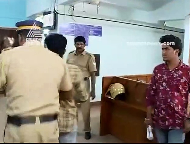 യൂണിവേഴ്‌സിറ്റി കോളേജിലെ സംഘര്‍ഷം; ലുക്ക്‌ ഔട്ട്‌ നോട്ടീസിലെ മൂന്ന്‌ പ്രതികള്‍ കൂടി പിടിയില്‍