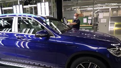 Mercedes chama cerca de um milhão de viaturas às oficinas