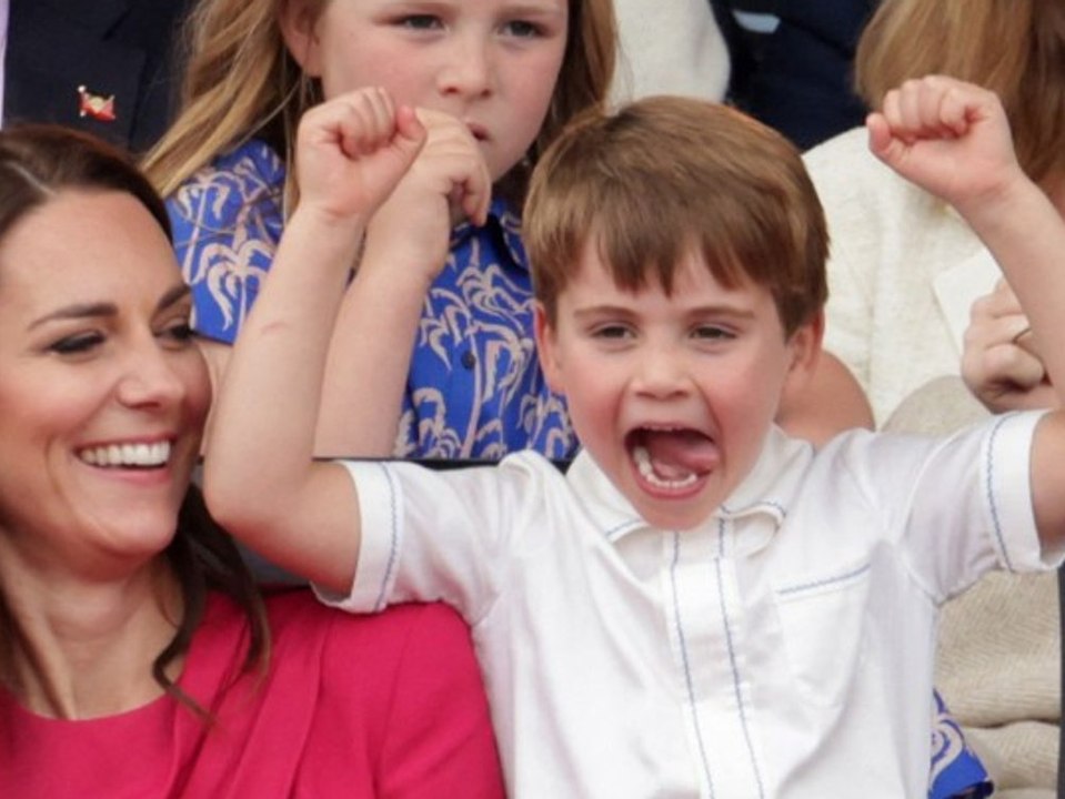 Bei Festzug: Grimassen-König Prinz Louis sorgt erneut für Lacher