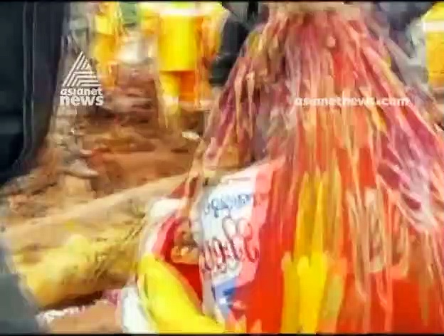 സ്വപ്‌നങ്ങള്‍ മണ്ണടിഞ്ഞു, മാറിയുടുക്കാന്‍ ഒരു വസ്ത്രം പോലുമില്ലാത്ത സ്ഥിതി; കൈകോര്‍ക്കാം കേരളത്തിന്