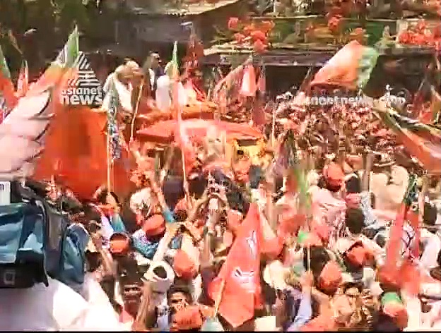 അംഗത്വ വിതരണത്തിന് വാരണാസിയില്‍ മോദി, ശിശുമരണം നടന്ന മുസഫര്‍പൂരില്‍ രാഹുല്‍