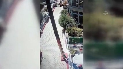 Aniden yola çıkan çocuk otomobilin çarpması sonucu yaralandı