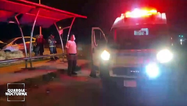 Vehículo terminó volcado sobre carretera a El Salto debido a que el conductor perdió el control