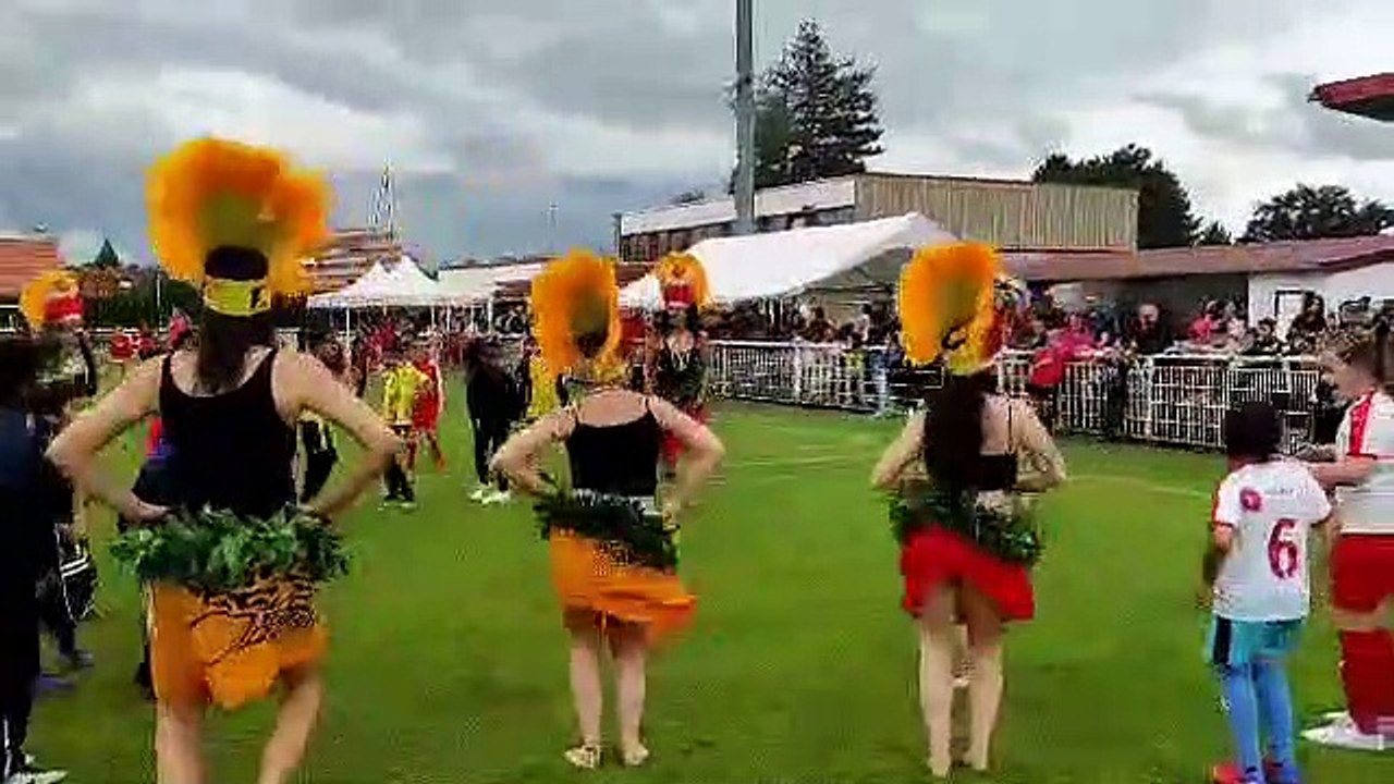 Malgré un temps mitigé et des trombes d'eau à la remise des récompenses, 82 équipes près de 450 rencontres organisées sur 15 terrains pour le Grand Rassemblement "Martial Vogein" U7, U9, U8F et U10F avec en prime à la mi-temps le groupe Moehani Tahiti 57.